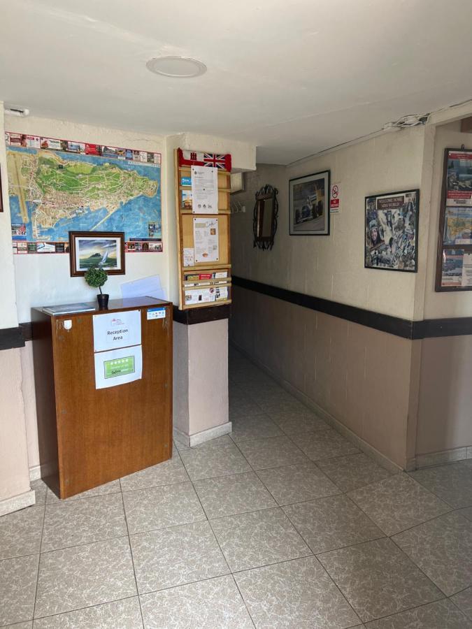 Emile Youth Hostel Gibraltar Buitenkant foto