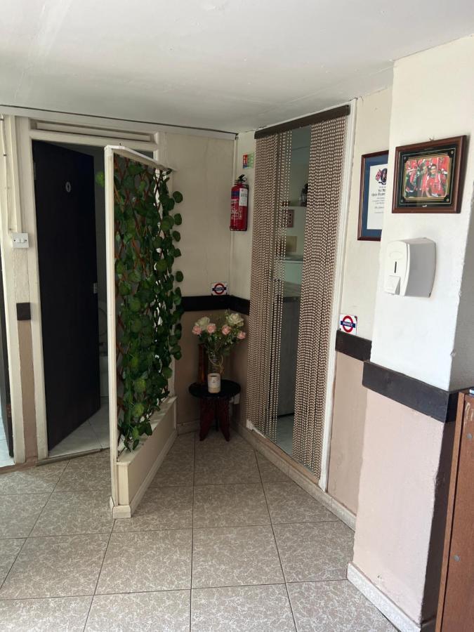 Emile Youth Hostel Gibraltar Buitenkant foto