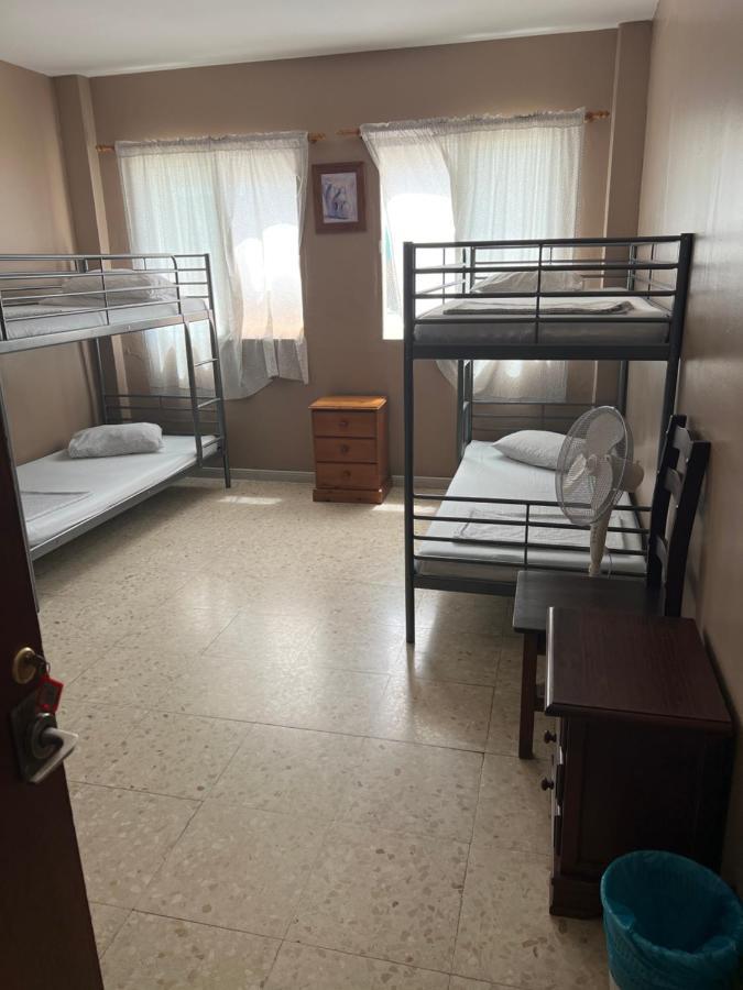 Emile Youth Hostel Gibraltar Buitenkant foto