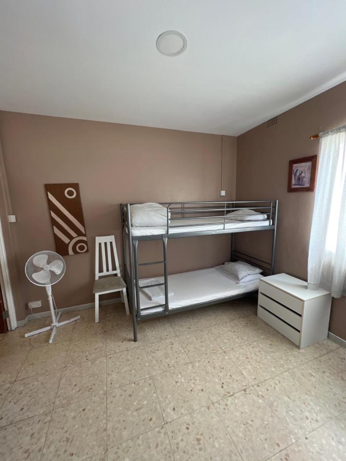 Emile Youth Hostel Gibraltar Buitenkant foto