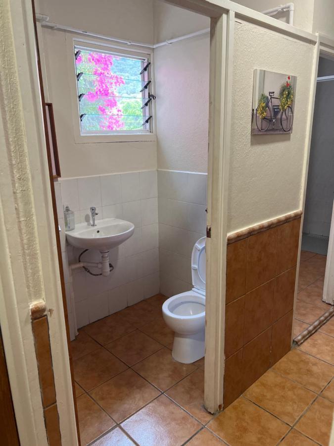 Emile Youth Hostel Gibraltar Buitenkant foto